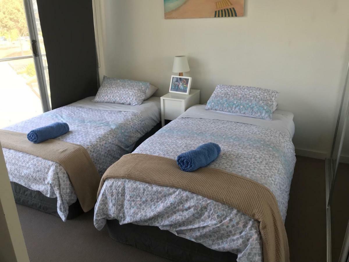 Marina View Apartment On The Maribyrnong River, Melbourne Exterior foto